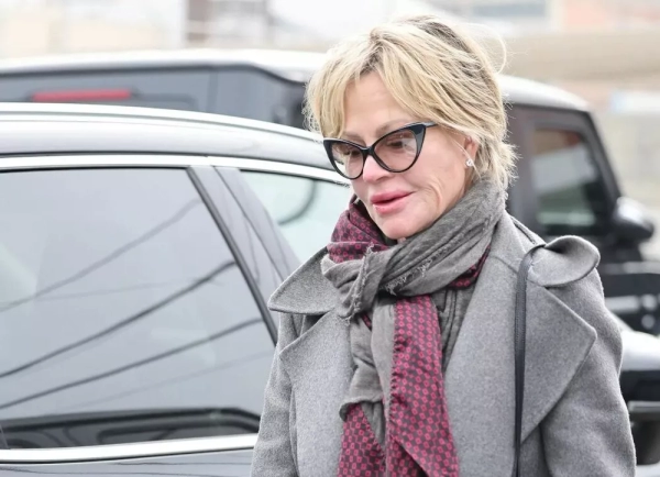 Стильный повседневный аутфит от 68-летней Мелани Гриффит