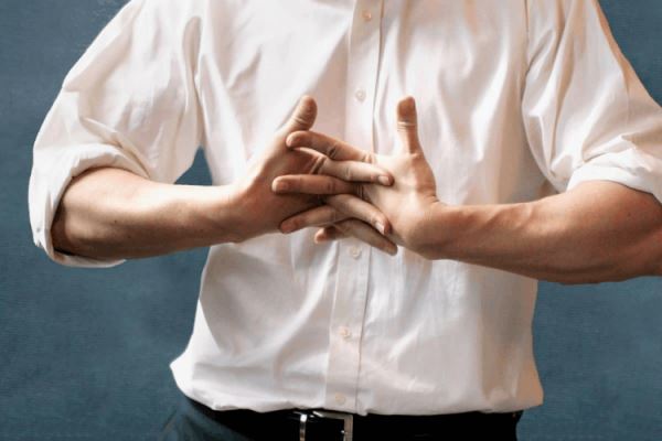 Хрустят суставы? Опасно ли это и почему не получается хрустнуть ещё раз