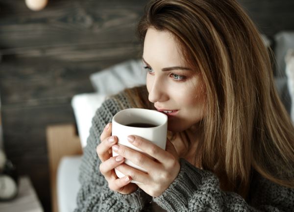 Пять рецептов согревающих напитков зимы