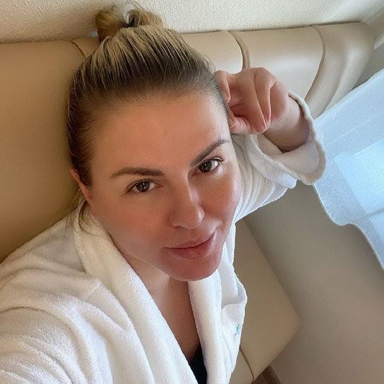 Анна Семенович потеряла голос