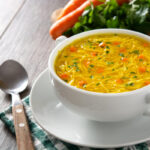 Врач Мясников призвал готовить блюда из простых ингредиентов