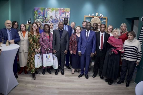 Христианство по-африкански: выставка современного искусства «Истовая/Неистовая» потрясла москвичей родством культур