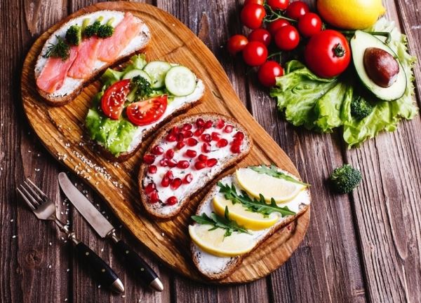 Горячо и вкусно: топ-10 рецептов горячих бутербродов, которые вас удивят