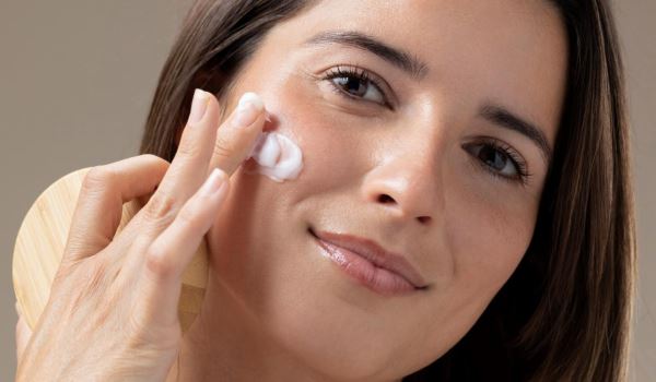 Дерматолог Галина Амосова развеяла главные мифы о пептидах для лица