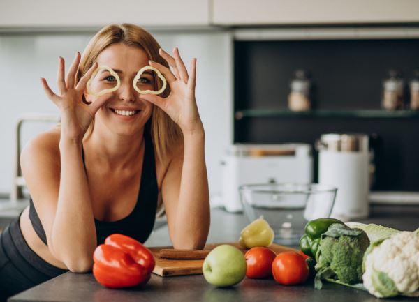 Как восстановить вес и привычный рацион после праздников без стрессов и жестких диет