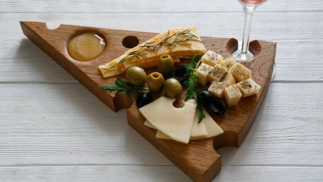 Как подавать сыр Чеддер