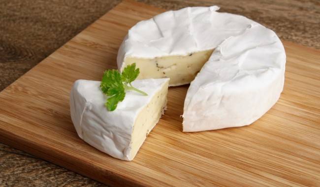 Простой рецепт запеченного Бри